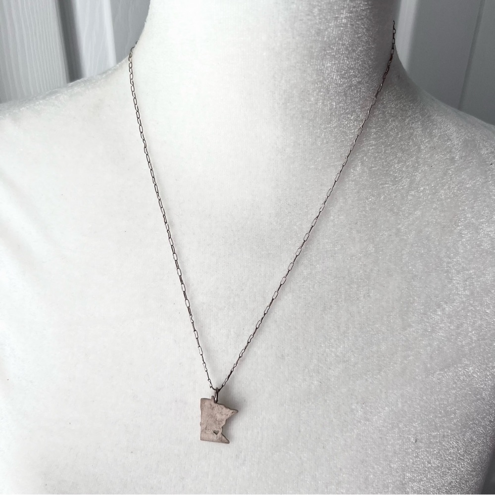🍭6/$30 Minnesota silver tone love heart state chain necklace